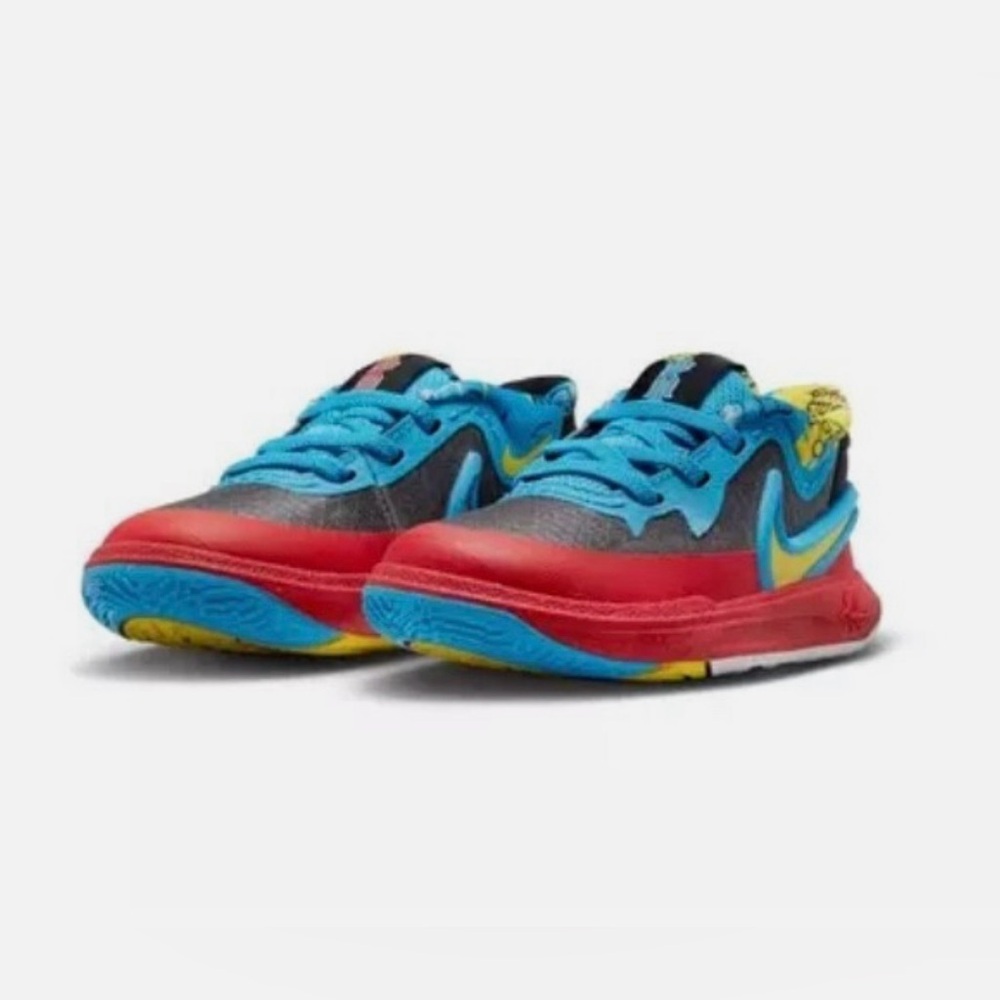 New Nike Kids Kyrie 8 SE Sneakers. Size 7c